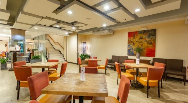 Microtel Inn & Suites By Wyndham Manila/At Mall Of Asia image 25